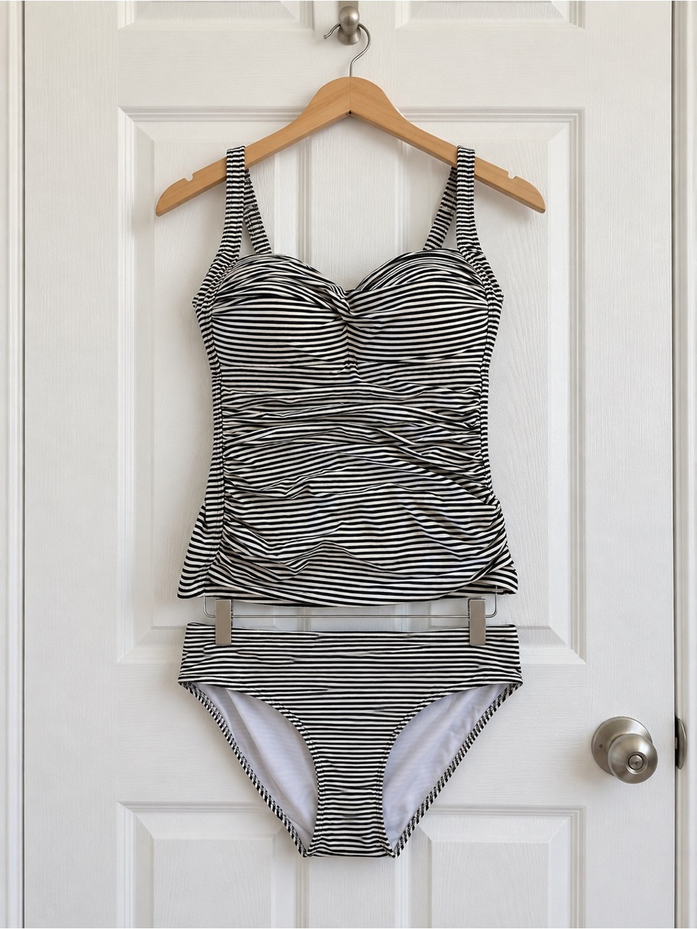 Women’s Navy & White Striped Tankini Bikini Set Nip Tuck size Large